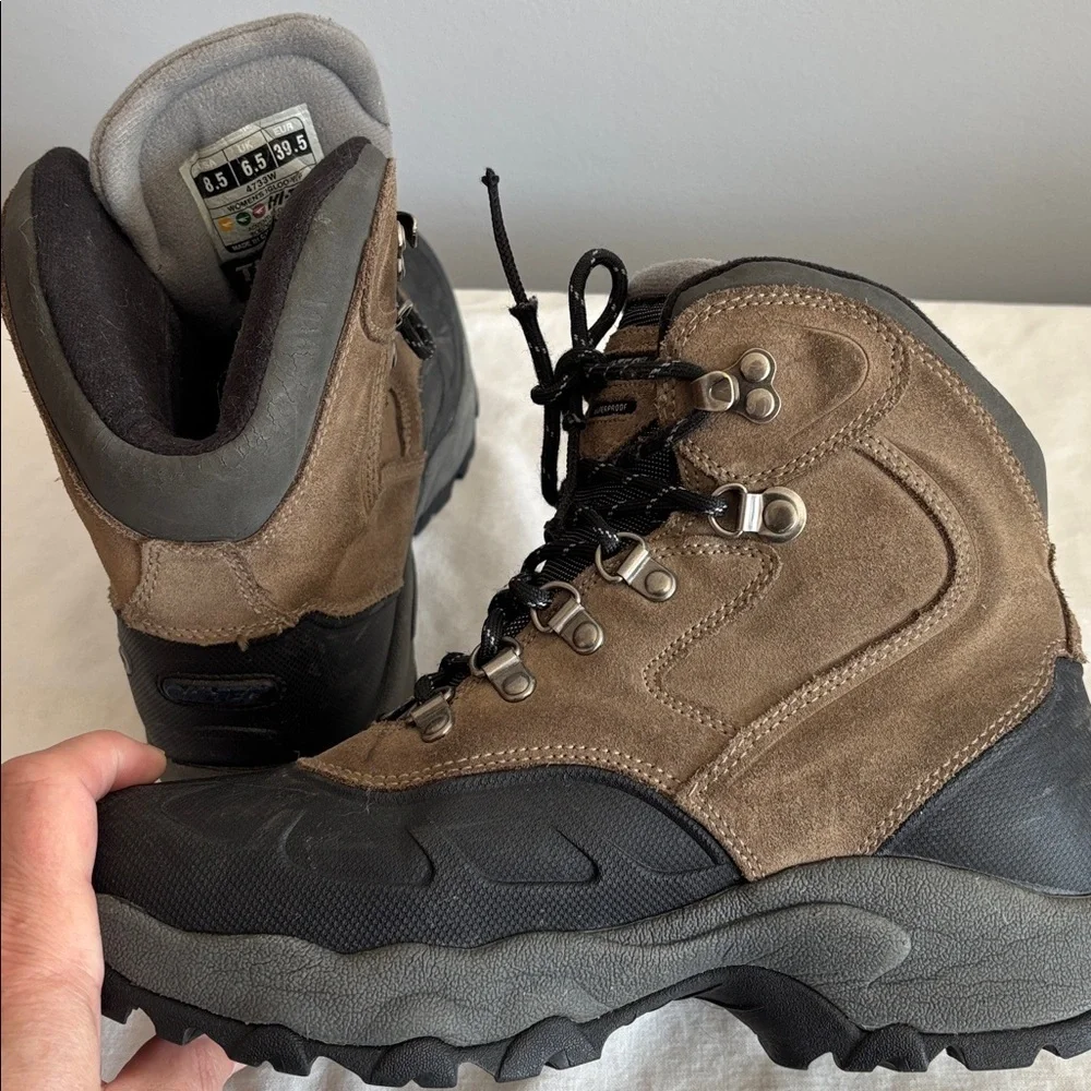 HI-TEC Women's Brown and Black Igloo Waterproof Insulated Winter Snow Boots 8.5